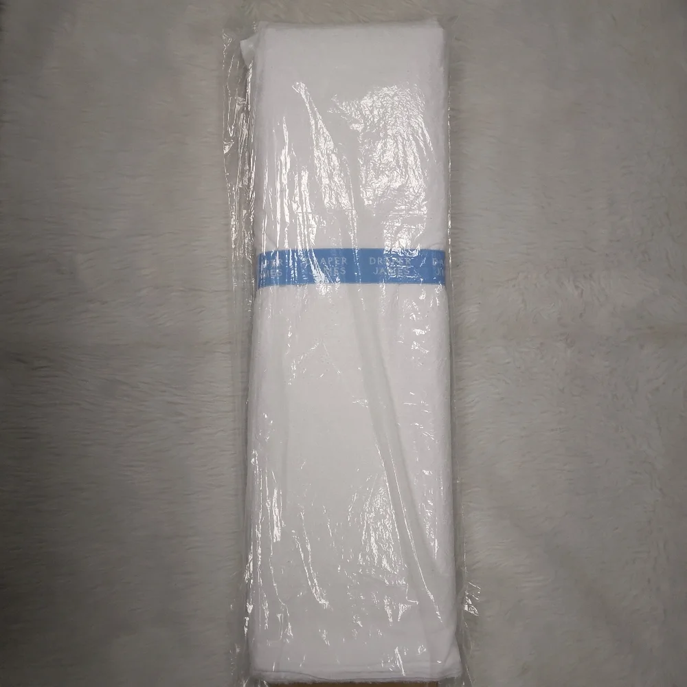 FABRIC Draper James White Simple Cotton Eyelet Sealed Bolt 8 Yds X 52 In